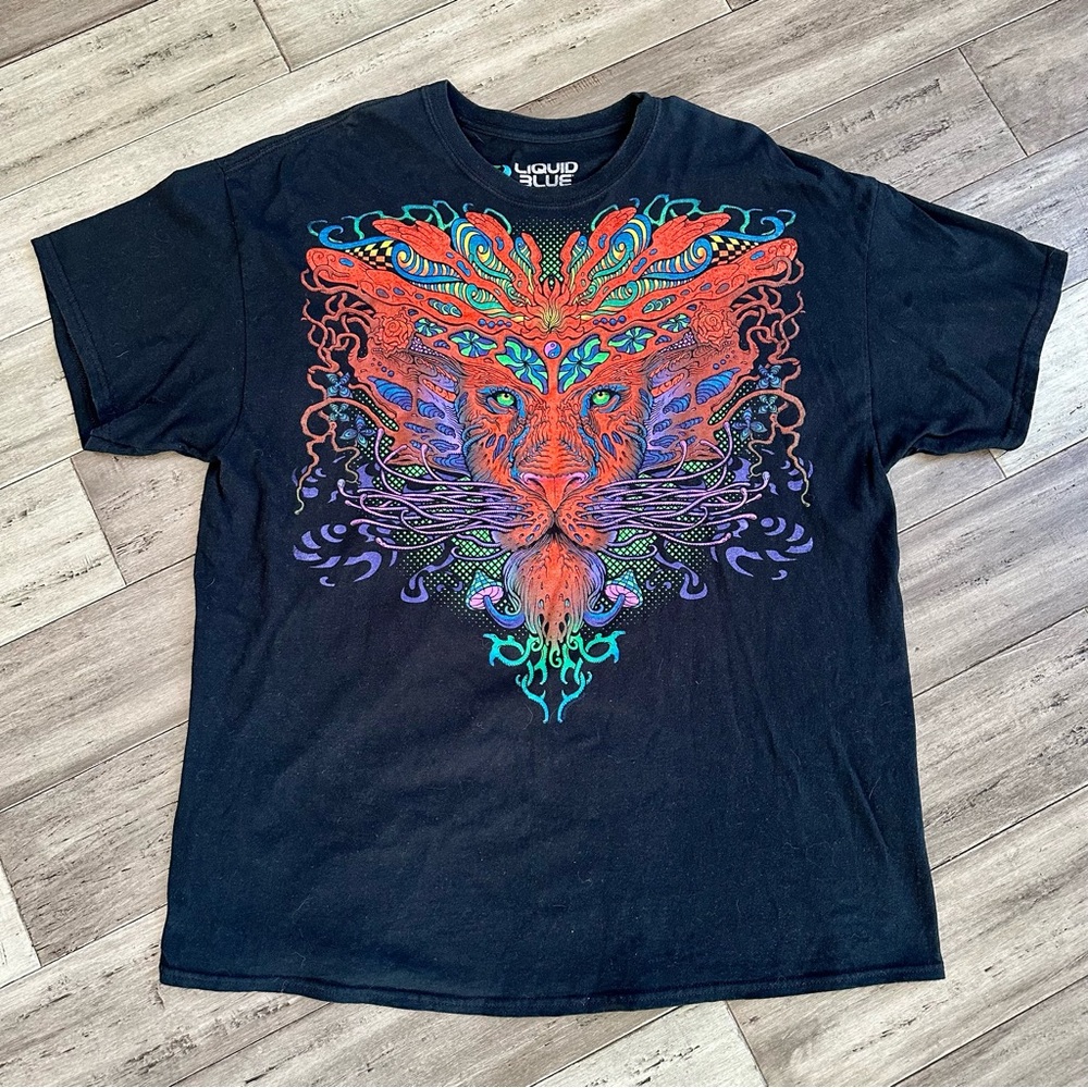 Men’s Liquid Blue Trippy Lion T-shirt